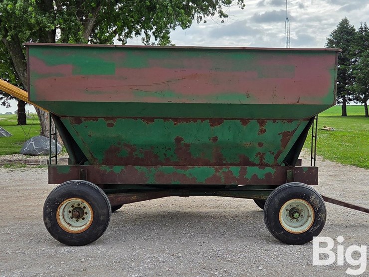 dakon-1212-dakon-gravity-wagon-with-hydraulic-auger-image-4
