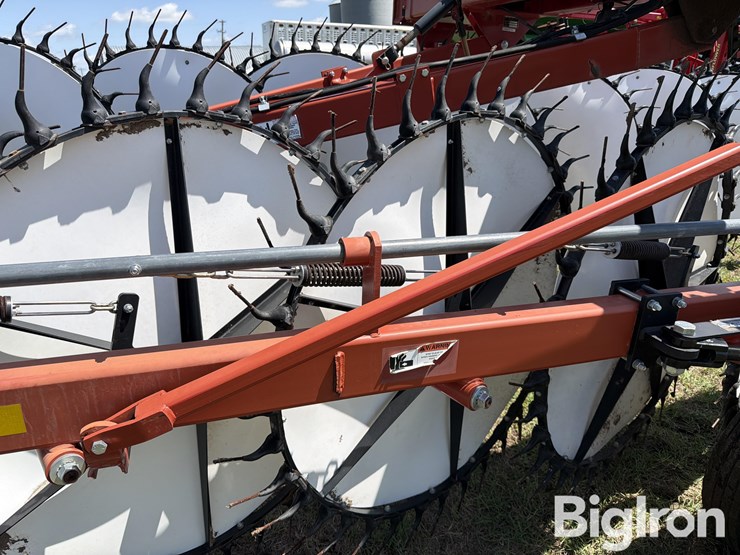 2020-h&s-hd8117-17-wheel-hay-rake-image-13
