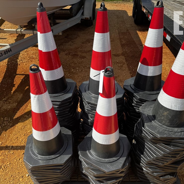 PALLET OF 100 TRAFFIC CONES