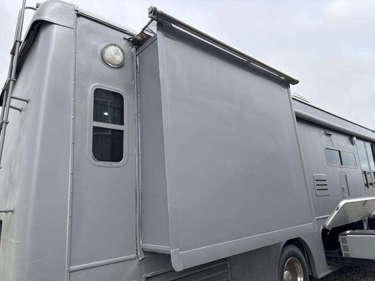 2004-alfa-leisure-see-ya-class-a-motorhome-image-14