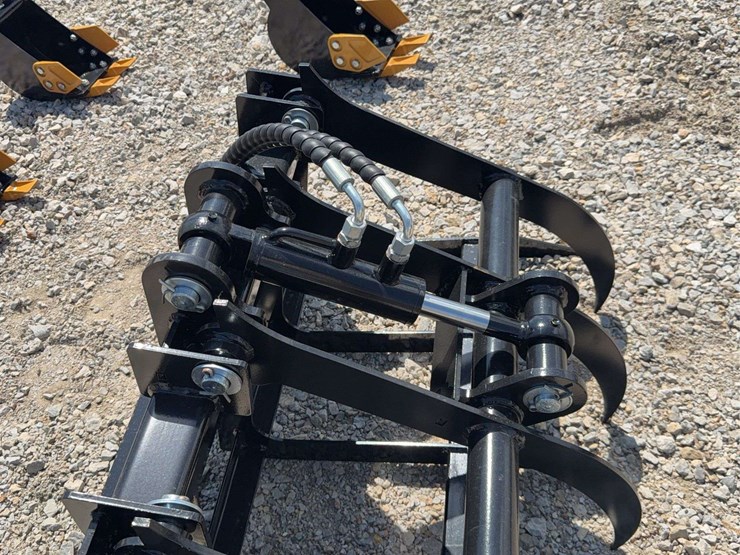 hydraulic-mini-skid-steer-root-grapple-image-5