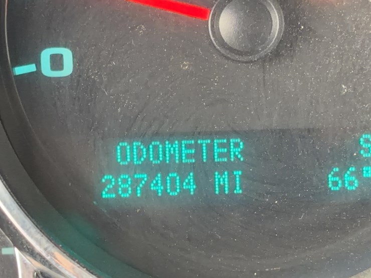 2011-chevrolet-silverado-2500-image-36