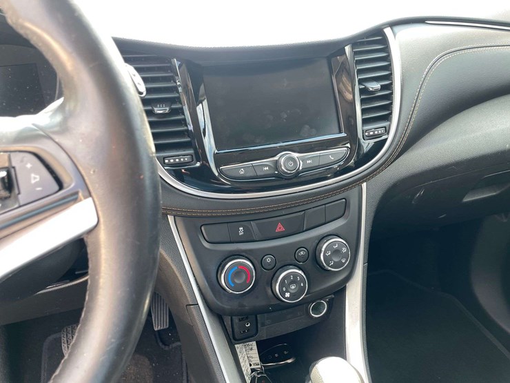 2021-chevrolet-trax-4-door-mpv-(169,929-miles)-image-13