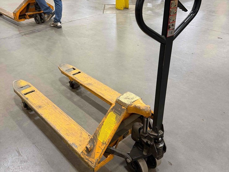 manual-pallet-jack-image-7
