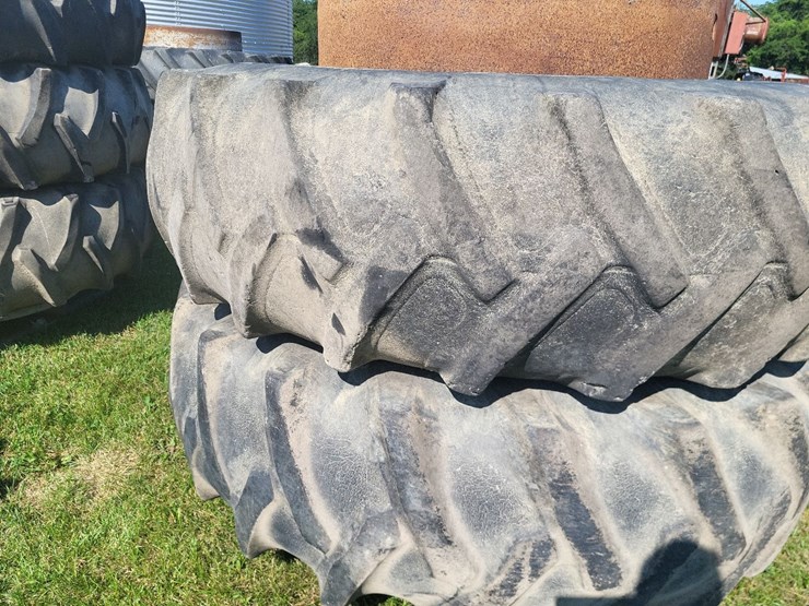 (1)-pair-of-20.8-38-t-rail-duals-w/hardware-image-10