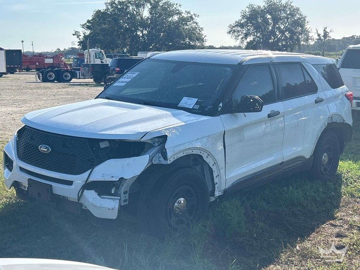 2020-ford-explorer-image-1