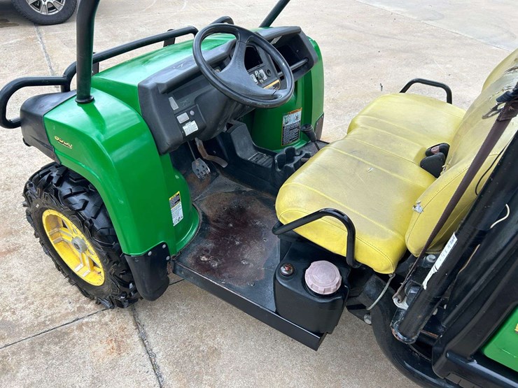 2011-john-deere-gator-image-8