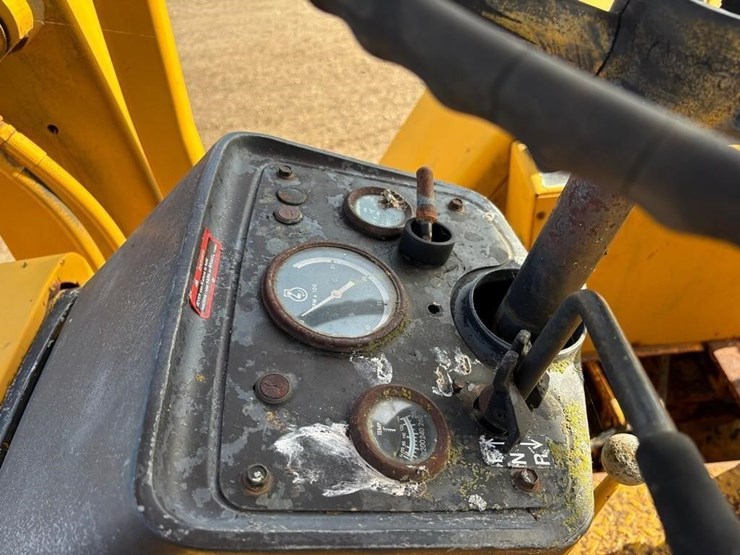 john-deere-jd410-tractor-loader-backhoe-image-9