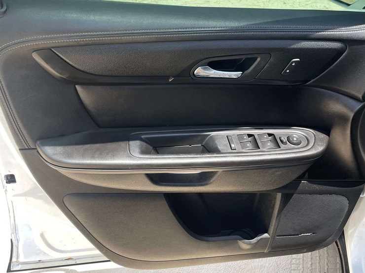 2016-chevrolet-traverse-image-9