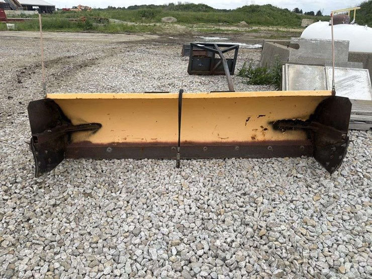 meyer-snow-plow-8-ft-with-quick-attachment-image-6