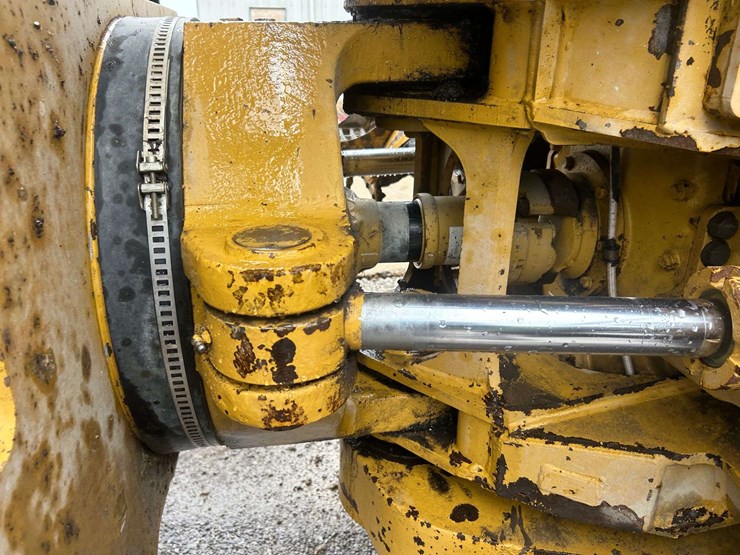 2008-caterpillar-725-image-46