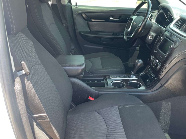 2016-chevrolet-traverse-image-18
