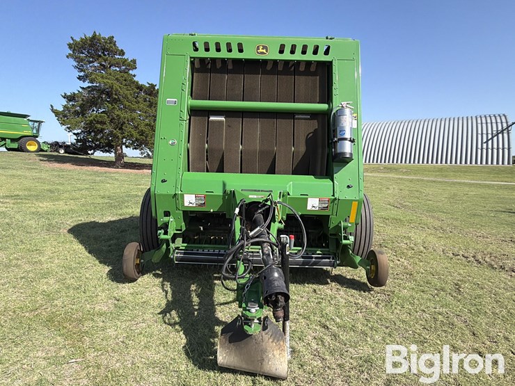 2022-john-deere-560m-image-2