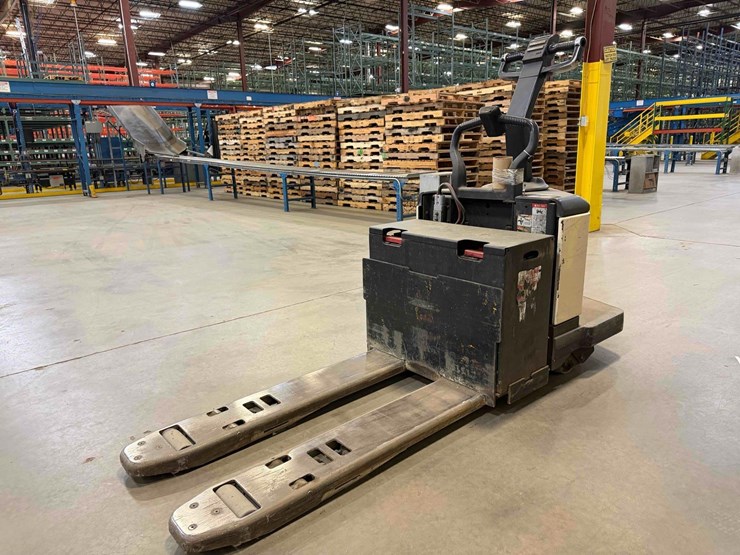 electric-pallet-jack-image-3