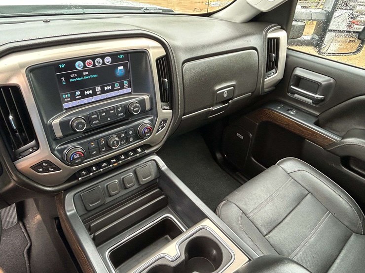 2019-gmc-2500-image-23