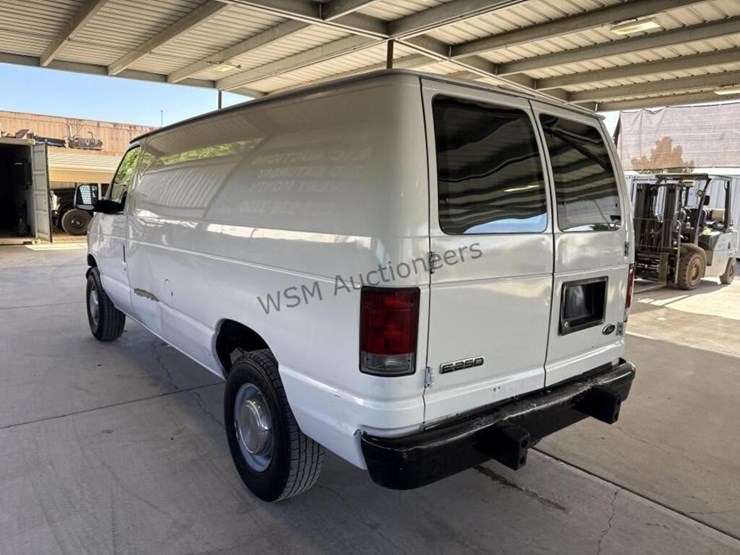 2006-ford-cargo-image-7