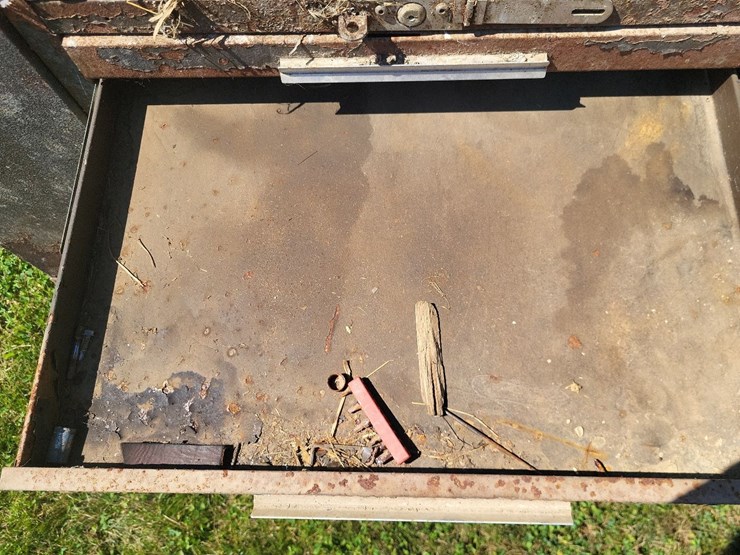 portable-tool-box-and-bolt-bins-w/contents-image-21