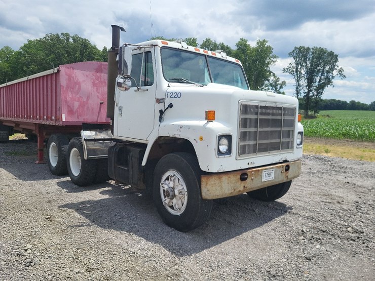 1979-international-s2200-image-5