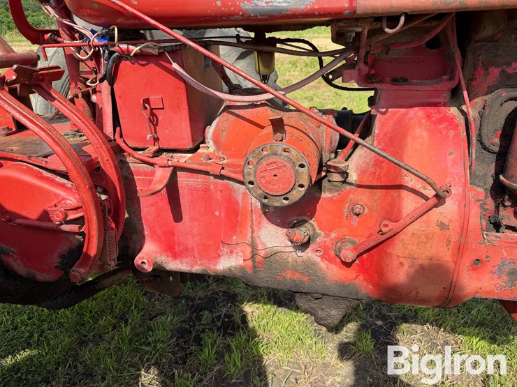 1950-farmall-m-2wd-tractor-image-15