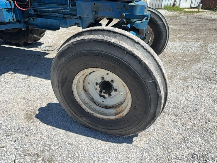 1980-ford-7700-image-17