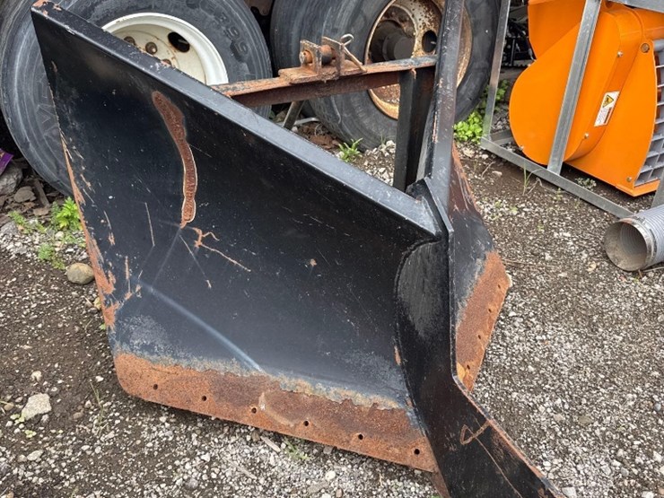 polaris-skidloader-4ft-v-plow-image-2