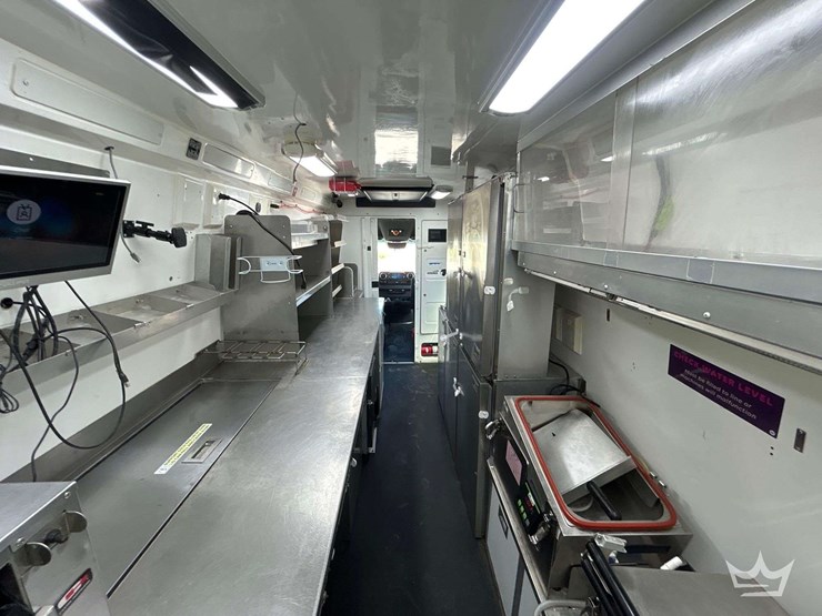 20211-mecedes-benz-sprinter-4500-modified-food-catering-van-image-33