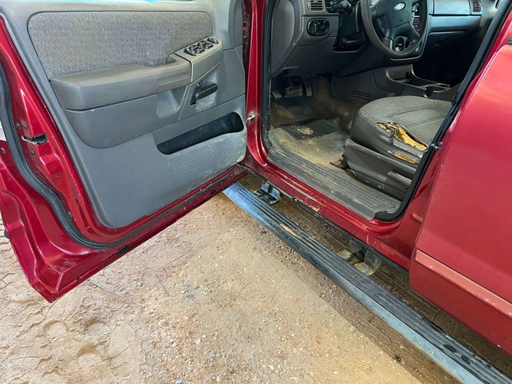 2002-ford-explorer-image-18