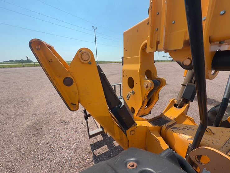 2011-jcb-510-56-image-16