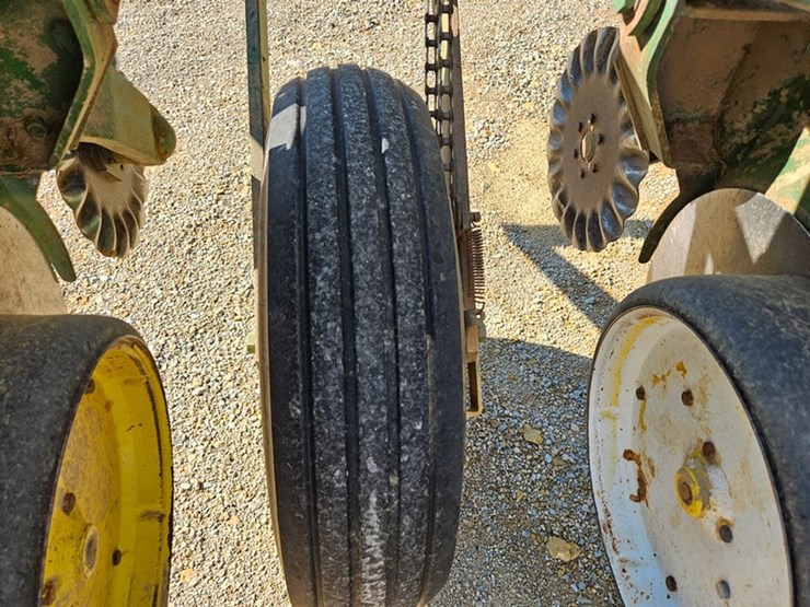 john-deere-7000-image-31
