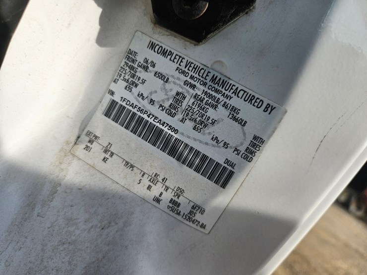 2007-ford-f550-image-39