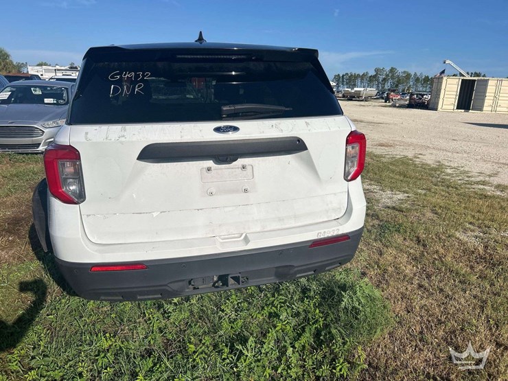 2020-ford-explorer-image-21