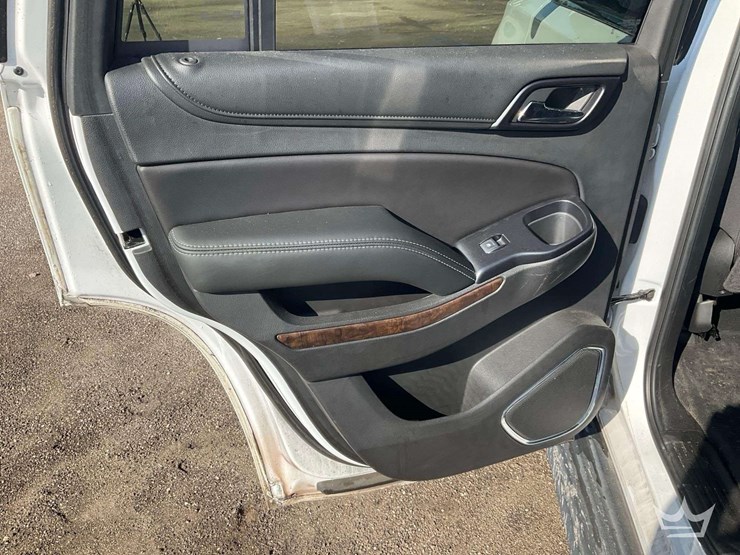 2018-chevrolet-tahoe-image-16