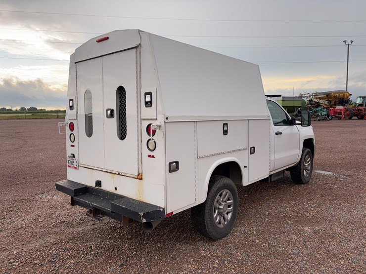 2015-chevrolet-silverado-3500-image-5