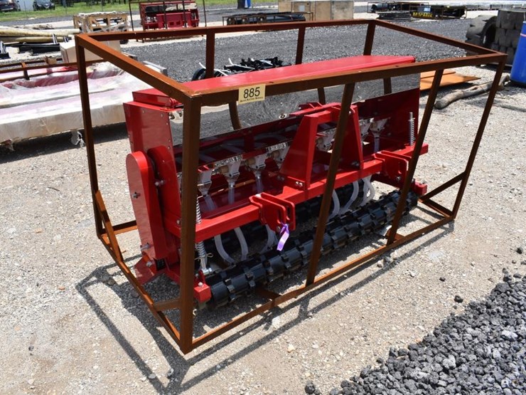 3pt-or-skid-steer-no-till-seeder-image-1