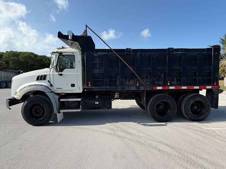 2006-mack-granite-ct713-image-10