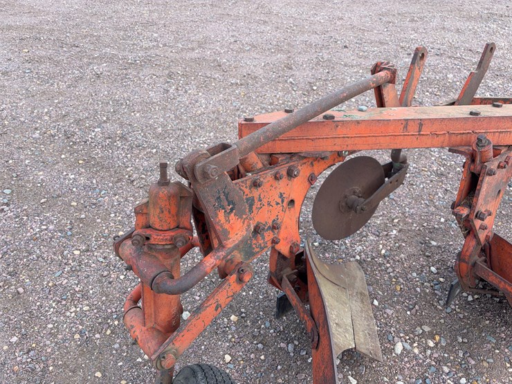 j.i.-case-4-bottom-plow-image-9