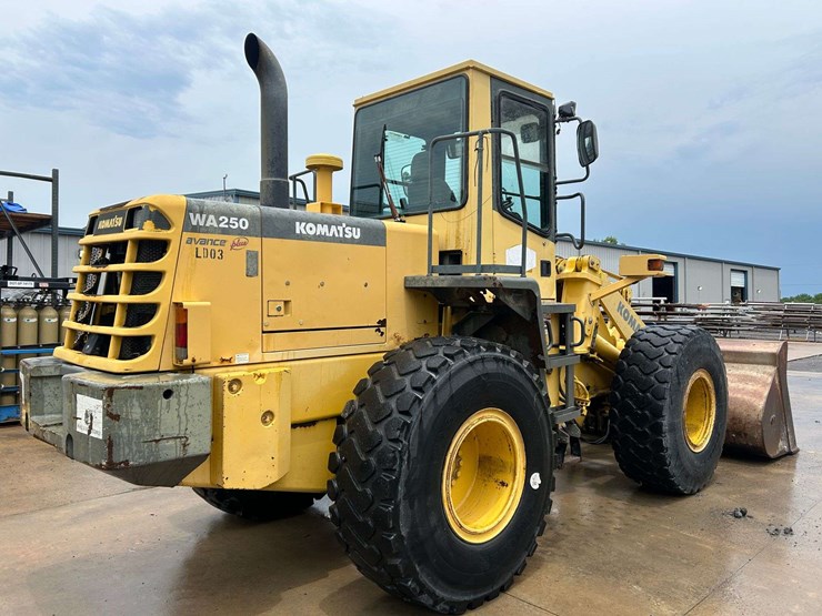 2003-komatsu-wa250-3mc-image-6