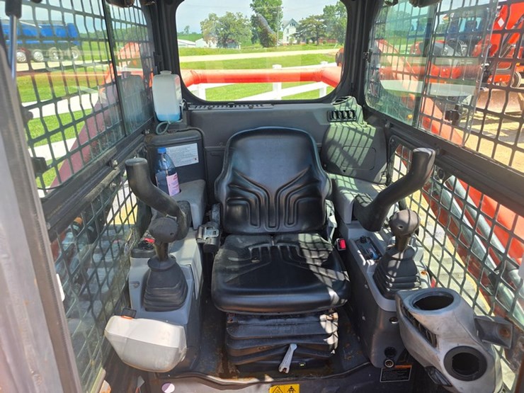 kubota-svl65-2-image-19