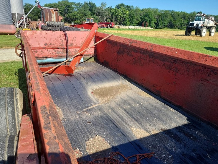new-holland-195-image-21