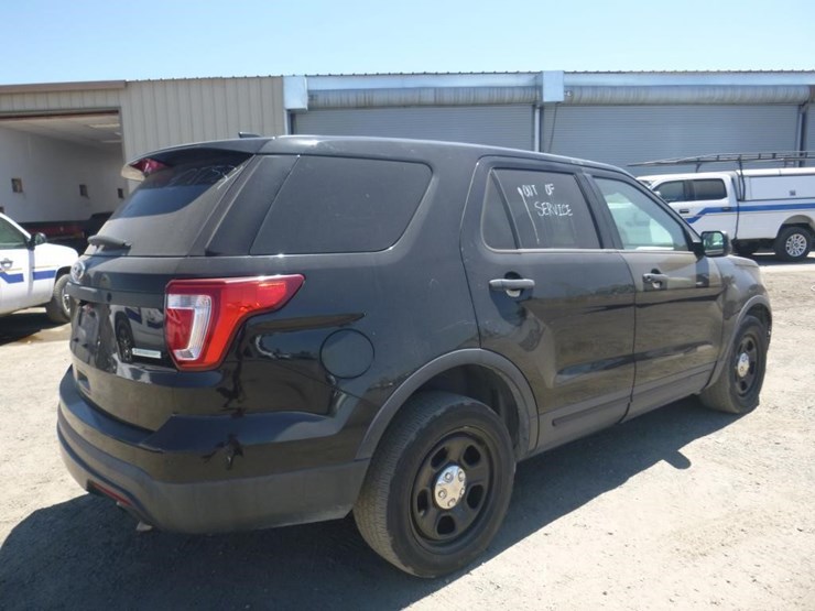 2017-ford-explorer-image-4