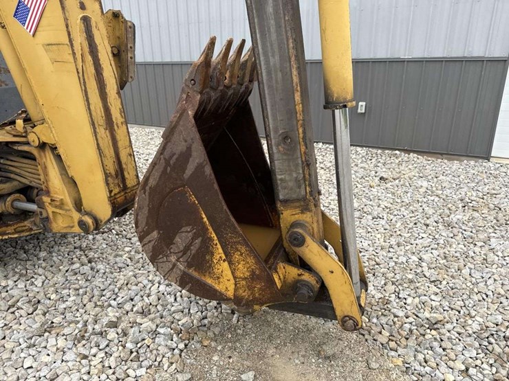 caterpillar-416b-image-16