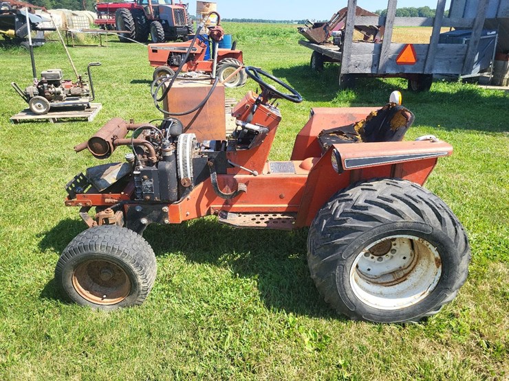 simplicity-garden-tractor-w/engine-and-hydrostat-transmission---parts-image-2