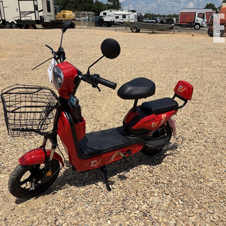 2026 RED ELECTRIC MOPED