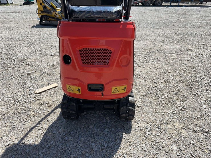2026-me15-mini-excavator-image-4