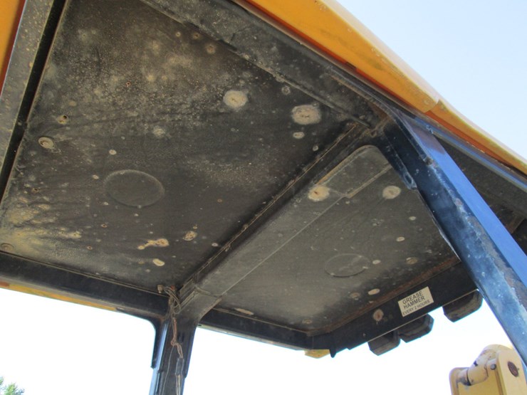 2004-caterpillar-420d-image-37