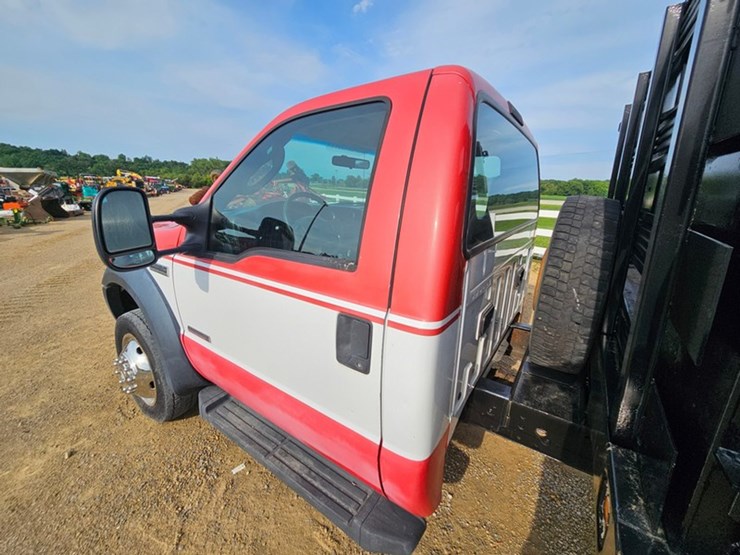 2007-ford-f550-image-19