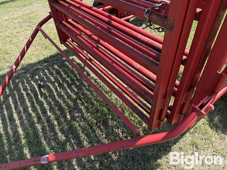 2020-diamond-w-portable-folding-corral-image-11