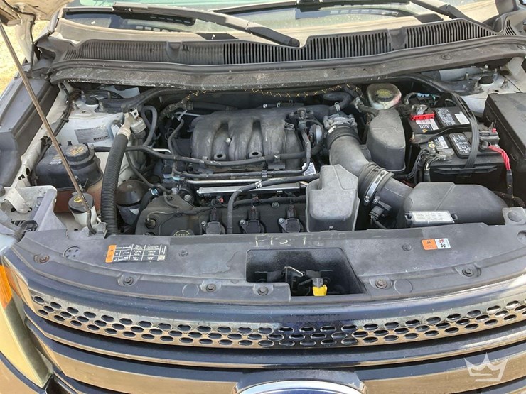 2015-ford-explorer-image-6