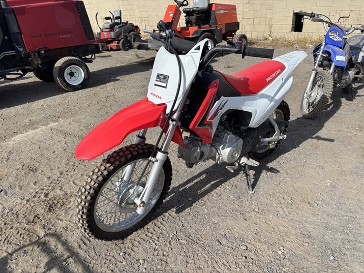 2016-honda-crf110-dirt-bike-image-1