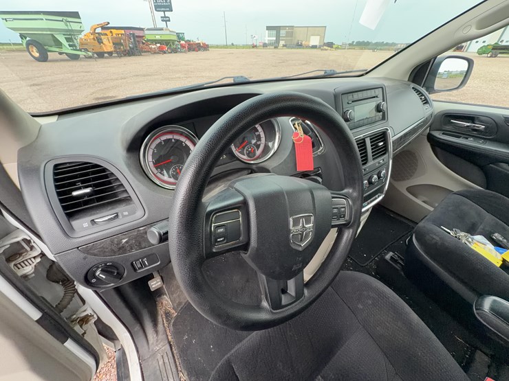 2014-dodge-grand-caravan-image-20
